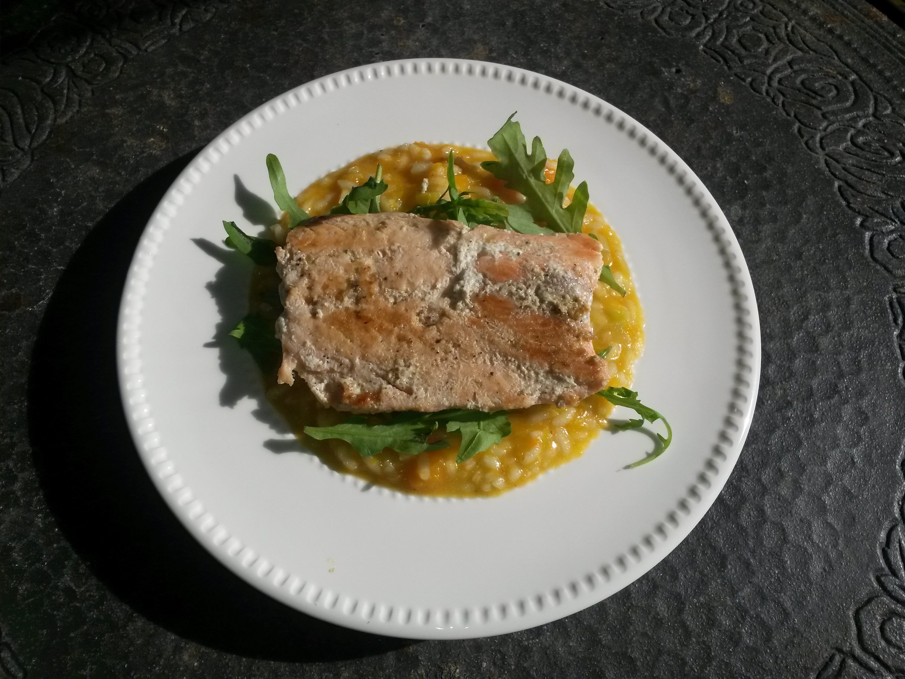 Sütőtökös rizottó lazacfilével